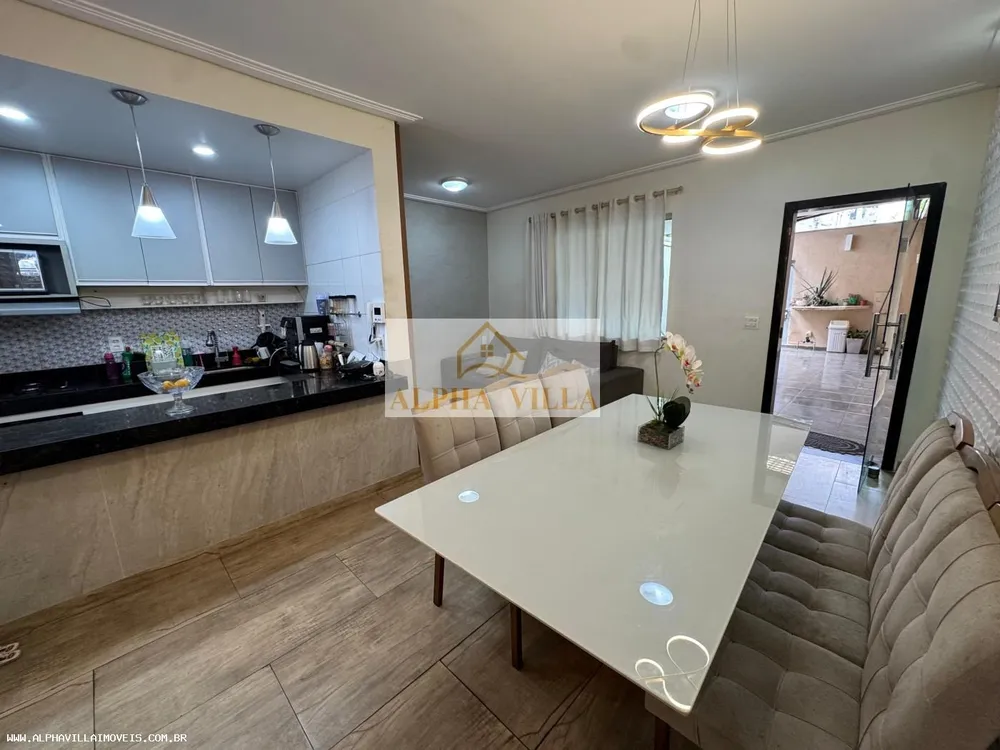Casa, 4 quartos, 202 m² - Foto 1