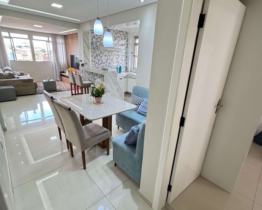 Apartamento à venda com 3 quartos, 100m² - Foto 1