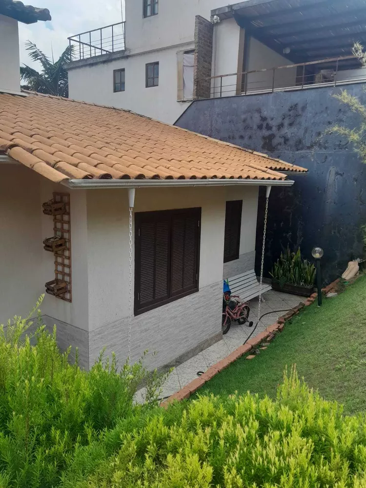 Casa de Condomínio à venda com 3 quartos, 450m² - Foto 3