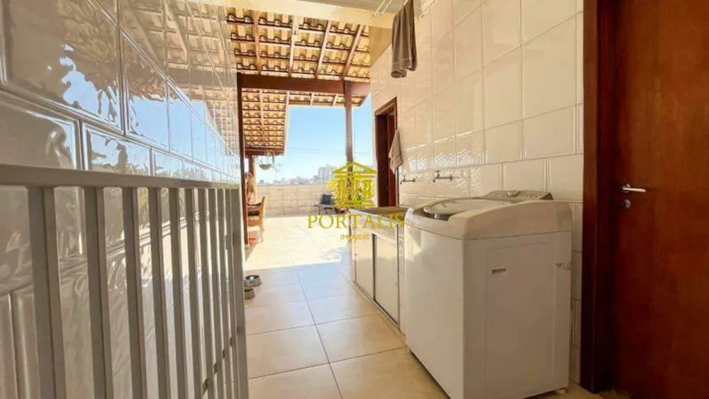 Cobertura, 3 quartos, 201 m² - Foto 1