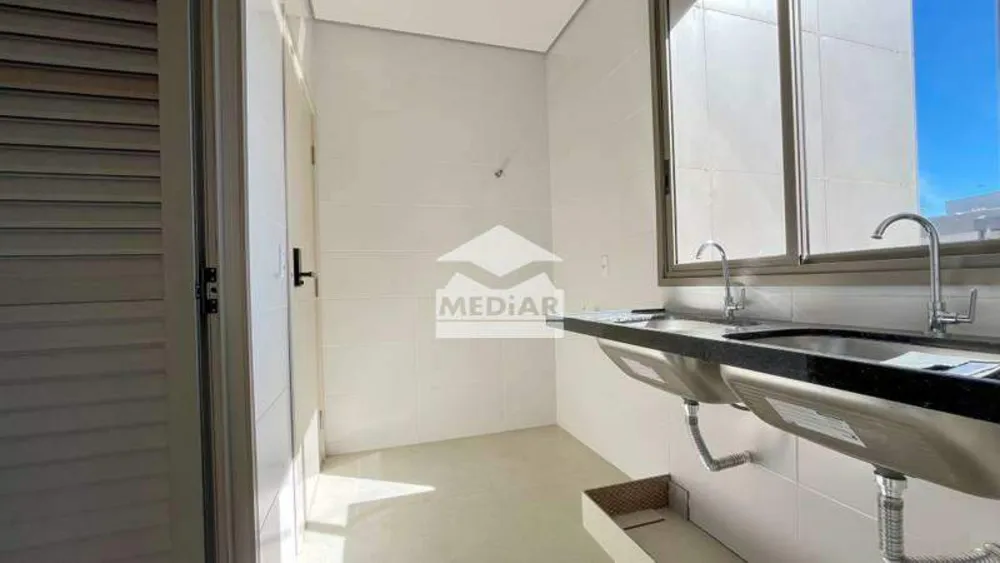 Cobertura, 3 quartos, 201 m² - Foto 2