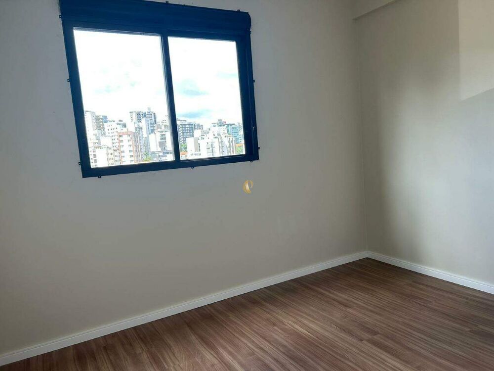 Apartamento à venda com 2 quartos, 64m² - Foto 3