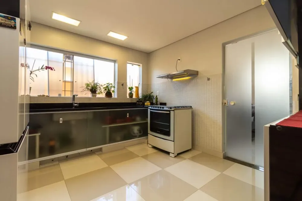 Casa, 3 quartos, 310 m² - Foto 6