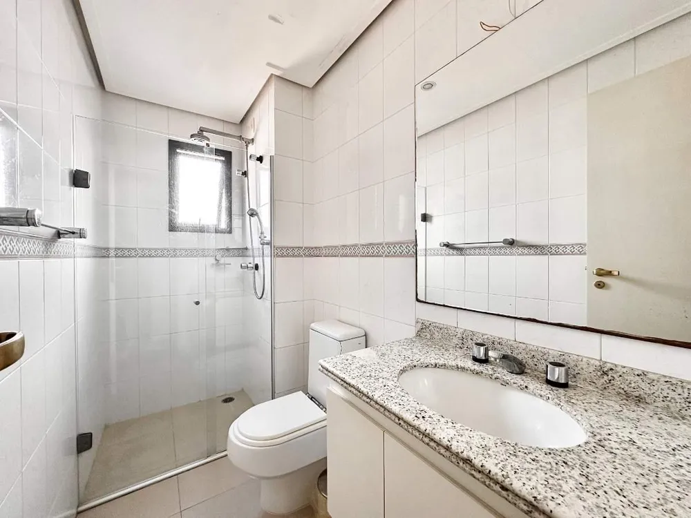 Apartamento, 3 quartos, 226 m² - Foto 2