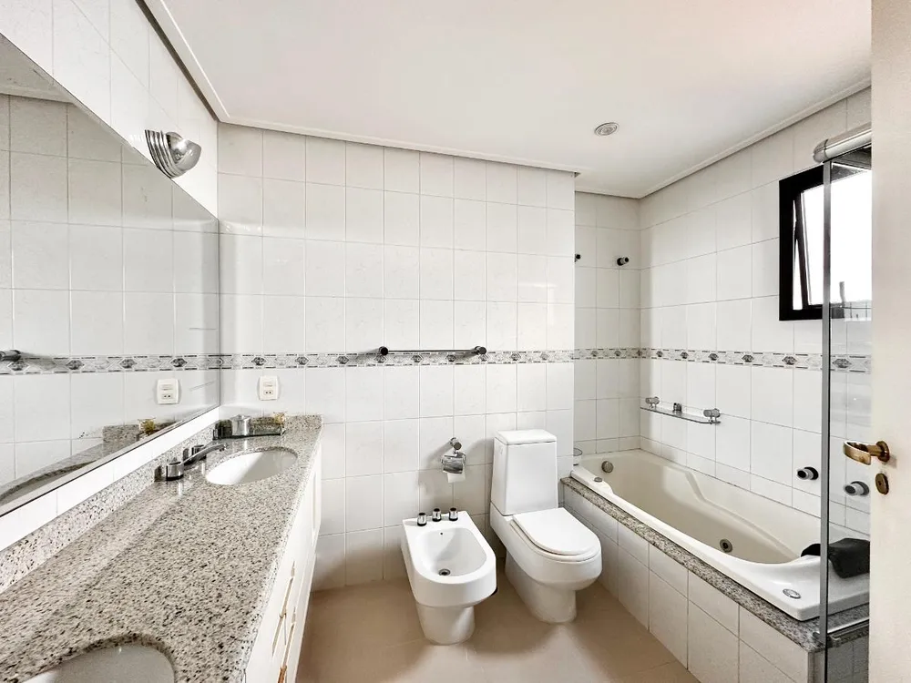 Apartamento, 3 quartos, 226 m² - Foto 9