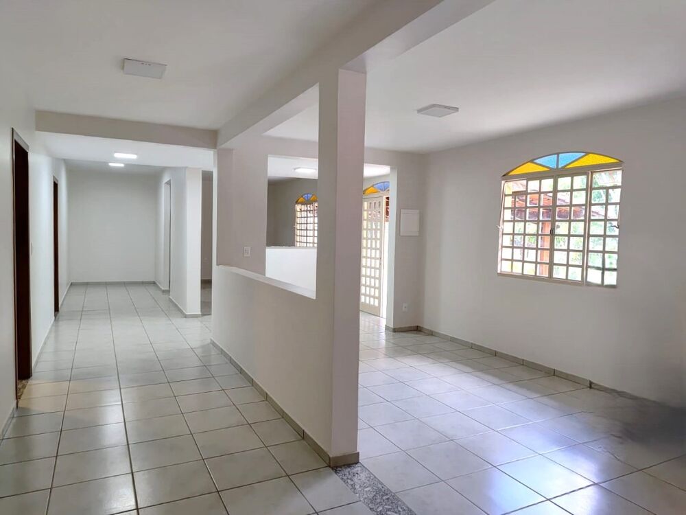Casa de Condomínio à venda com 3 quartos, 1050m² - Foto 2