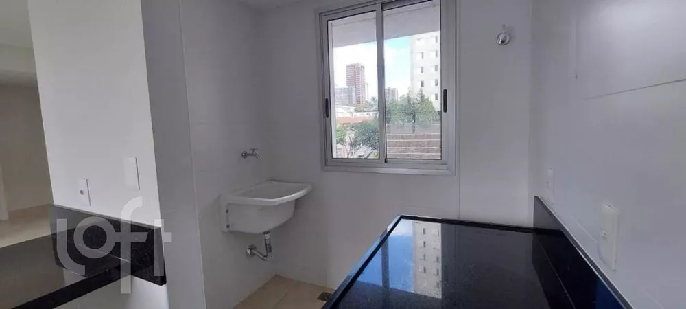 Apartamento à venda com 2 quartos, 67m² - Foto 3