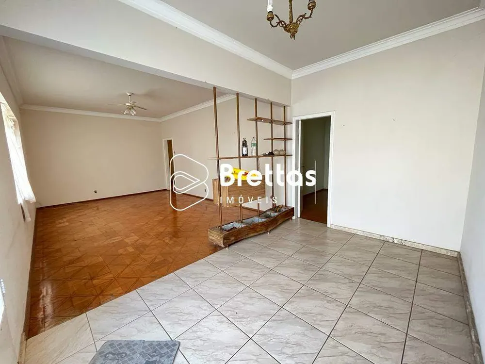 Casa, 4 quartos, 171 m² - Foto 1