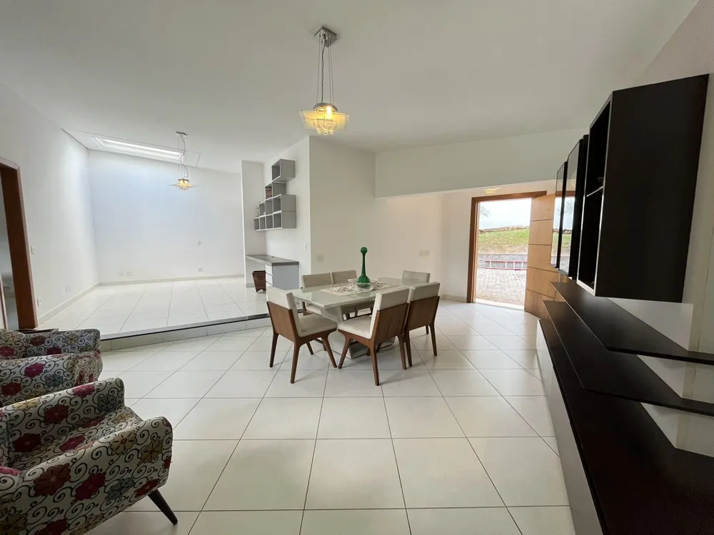 Casa, 4 quartos, 290 m² - Foto 2
