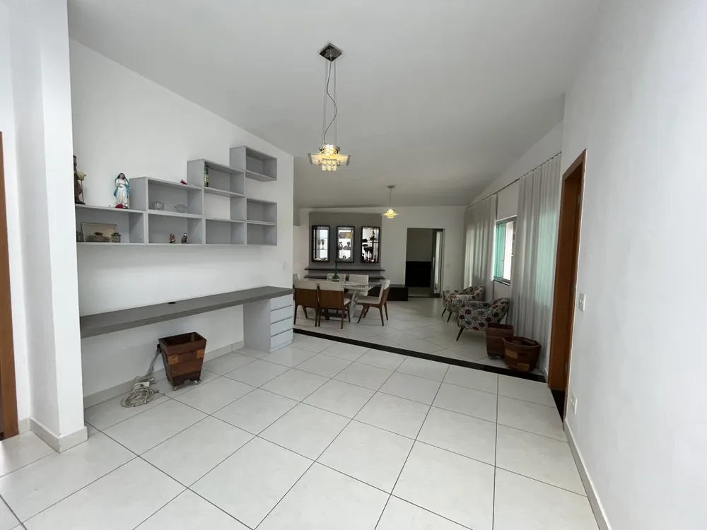 Casa, 4 quartos, 290 m² - Foto 1