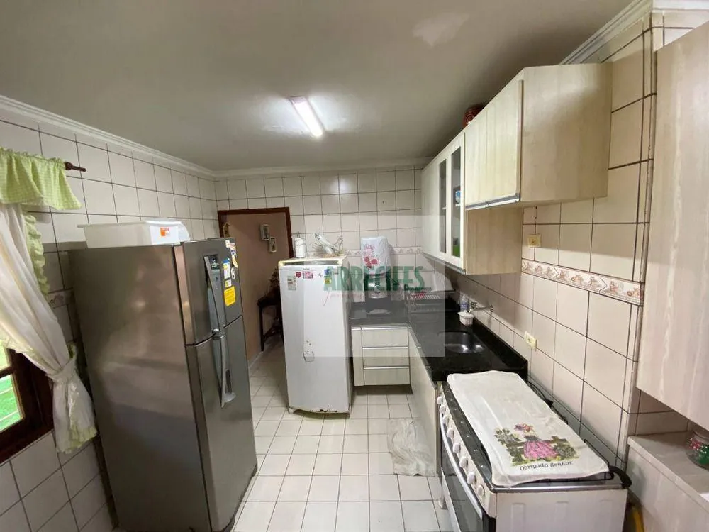 Casa, 4 quartos, 141 m² - Foto 1