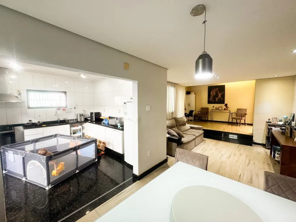 Casa, 3 quartos, 206 m² - Foto 4