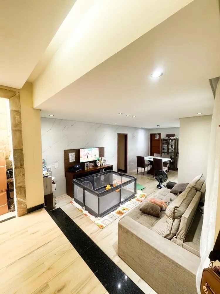 Casa, 3 quartos, 206 m² - Foto 2