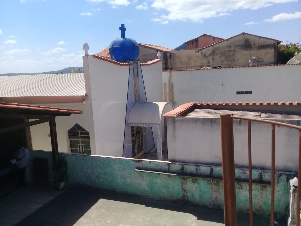 Casa à venda com 2 quartos, 104m² - Foto 1