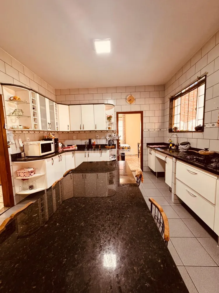 Casa, 3 quartos, 246 m² - Foto 8
