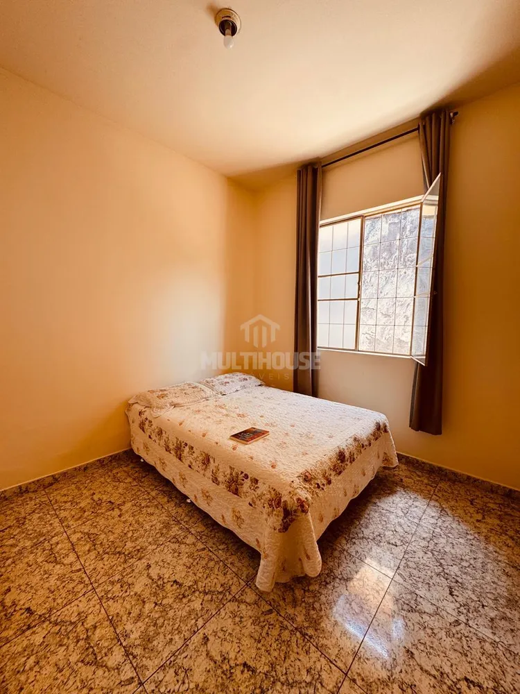 Casa, 3 quartos, 246 m² - Foto 2