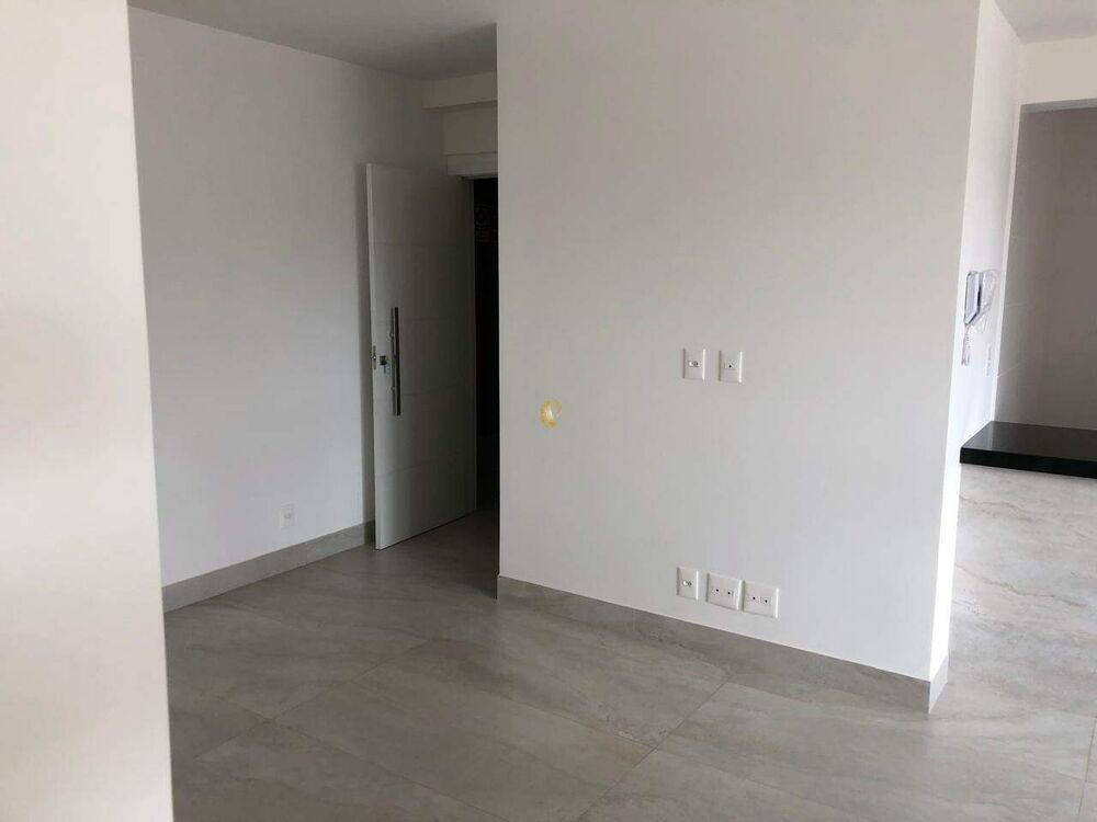 Apartamento à venda com 2 quartos, 60m² - Foto 1