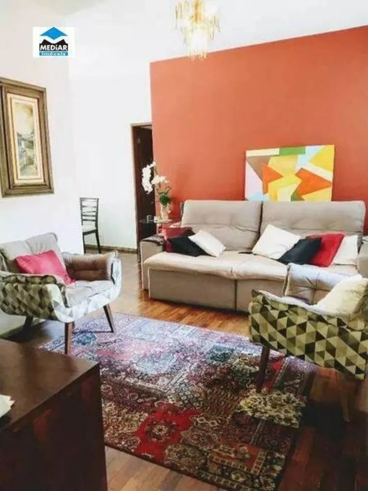 Apartamento à venda com 3 quartos, 90m² - Foto 1