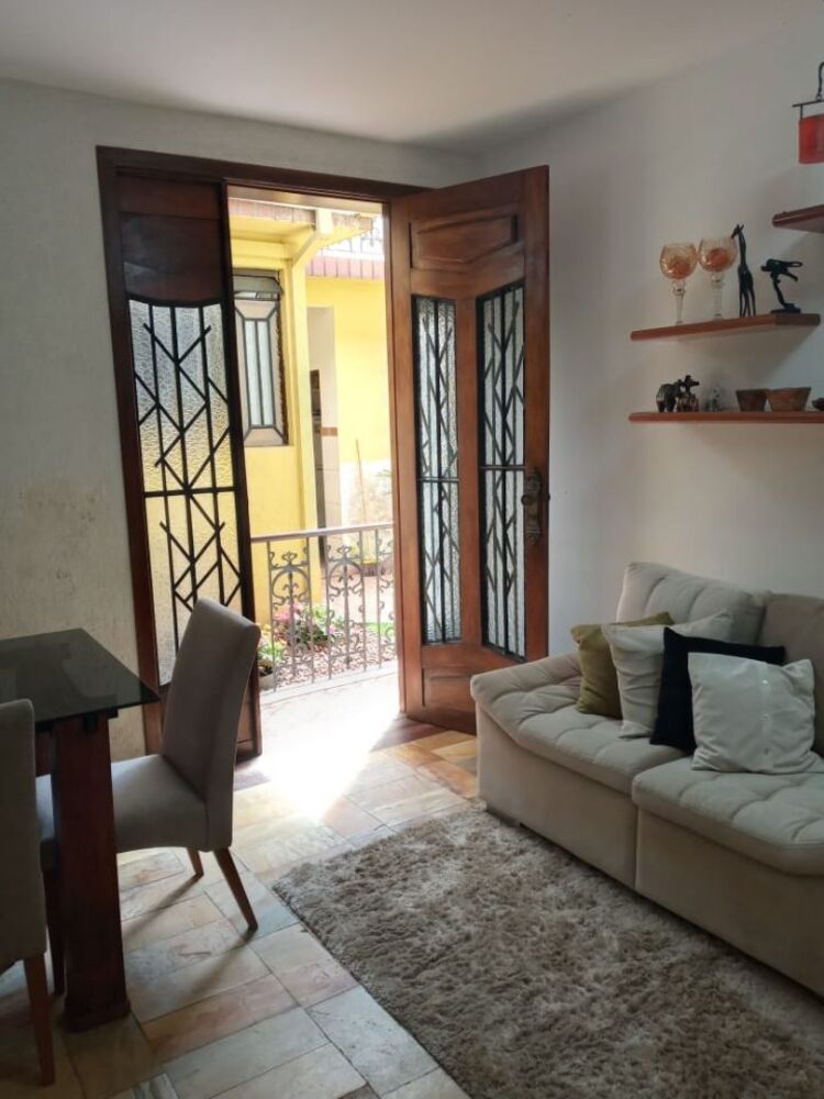 Casa à venda com 5 quartos, 190m² - Foto 4