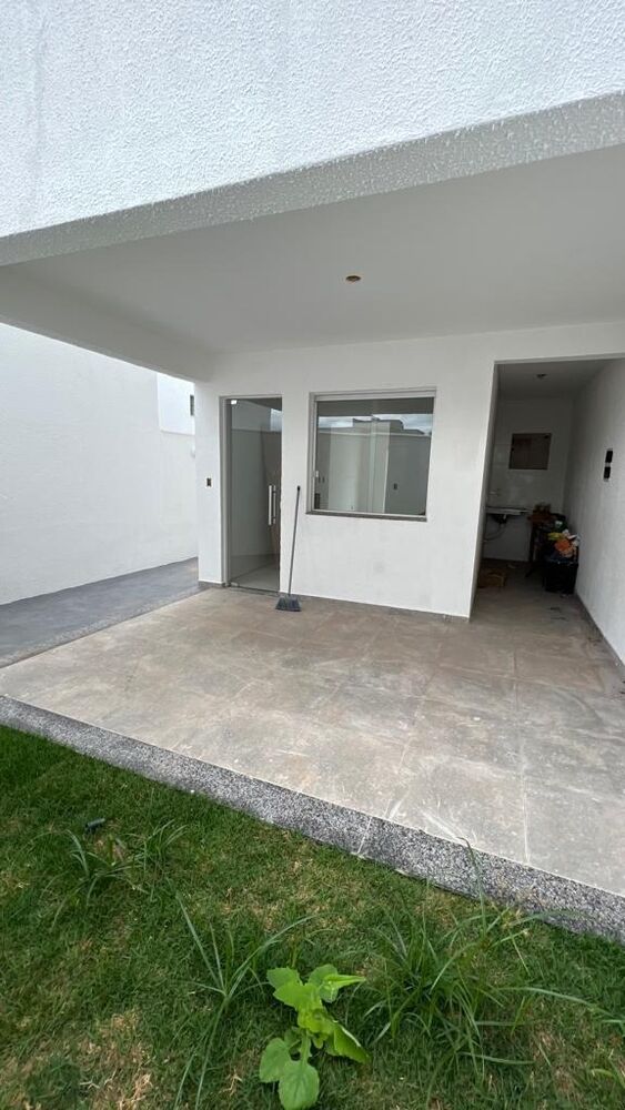 Casa à venda com 3 quartos, 109m² - Foto 4