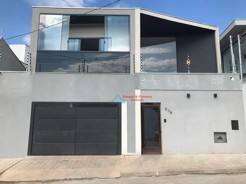 Casa à venda com 3 quartos, 279m² - Foto 1