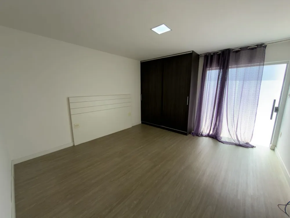 Casa, 4 quartos, 190 m² - Foto 2