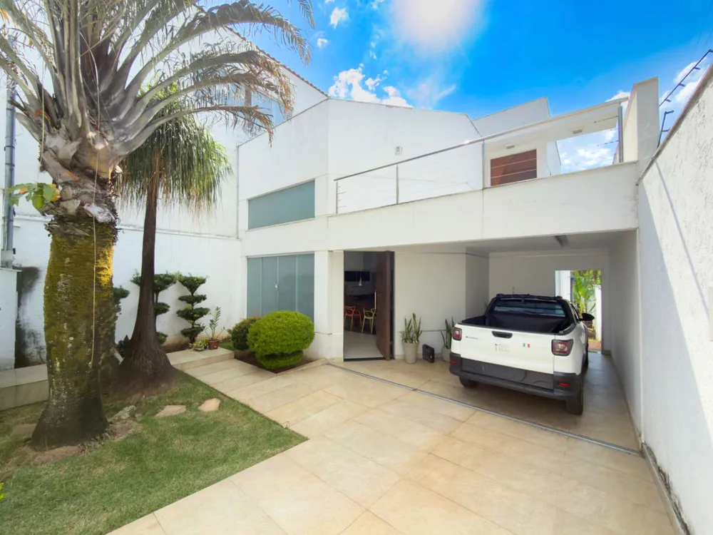 Casa, 4 quartos, 190 m² - Foto 1