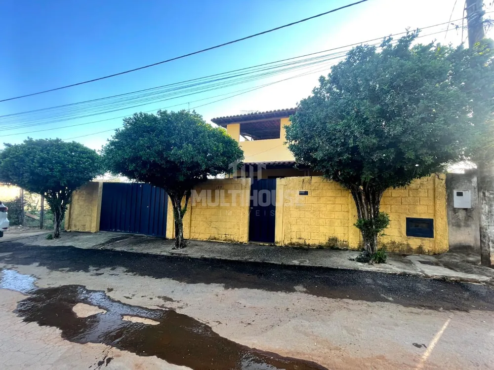 Casa, 4 quartos, 153 m² - Foto 1