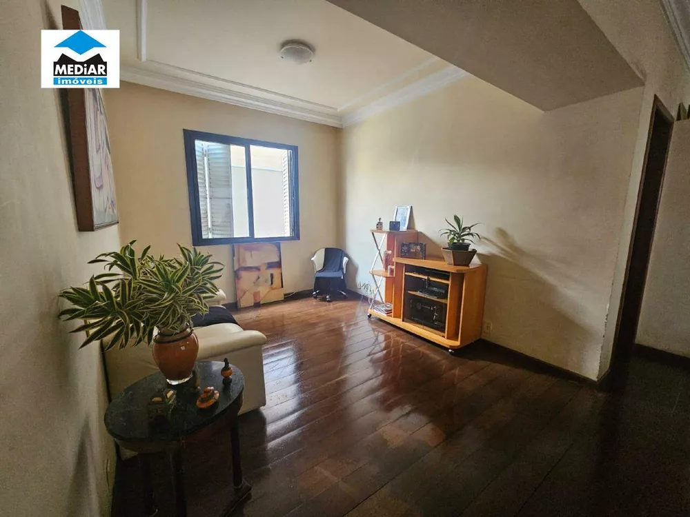 Apartamento à venda com 3 quartos, 130m² - Foto 3