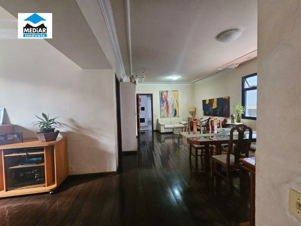 Apartamento à venda com 3 quartos, 130m² - Foto 4