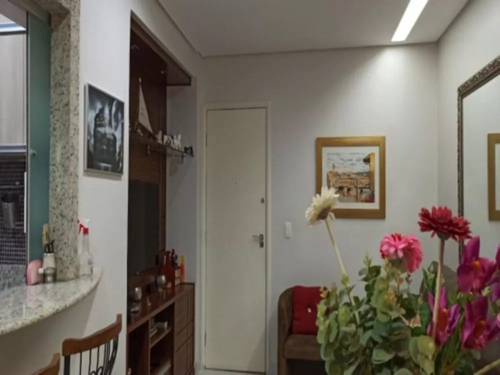 Apartamento à venda com 3 quartos, 95m² - Foto 2