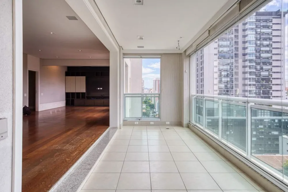 Apartamento, 3 quartos, 1885 m² - Foto 2
