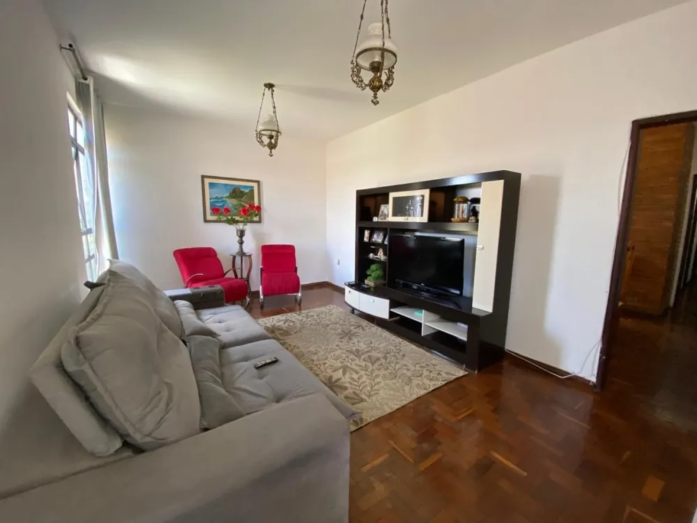 Casa, 3 quartos, 192 m² - Foto 1