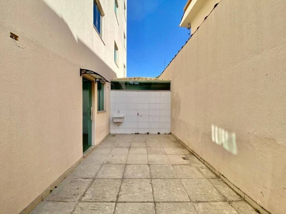 Apartamento à venda com 2 quartos, 65m² - Foto 4