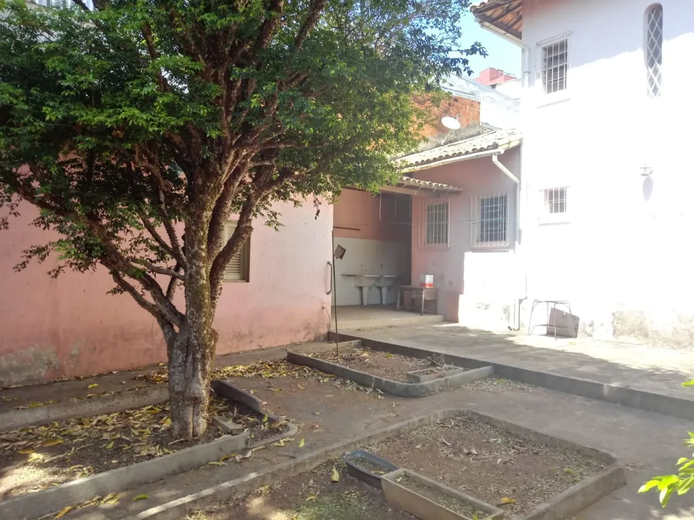 Casa, 3 quartos, 274 m² - Foto 1