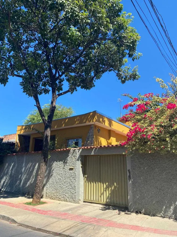 Casa, 3 quartos, 405 m² - Foto 1