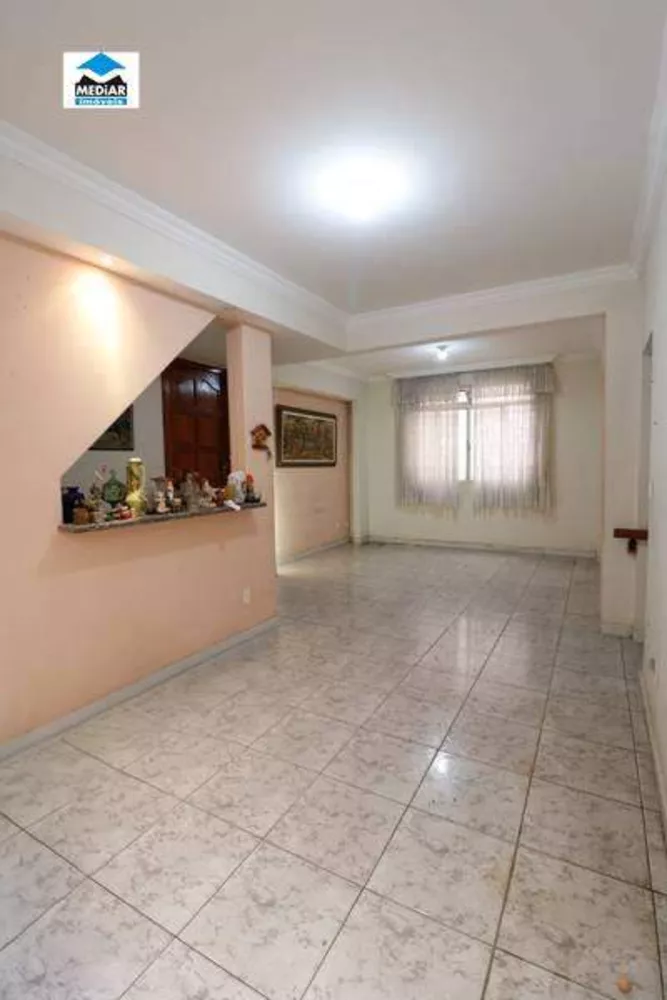 Apartamento à venda com 3 quartos, 110m² - Foto 1