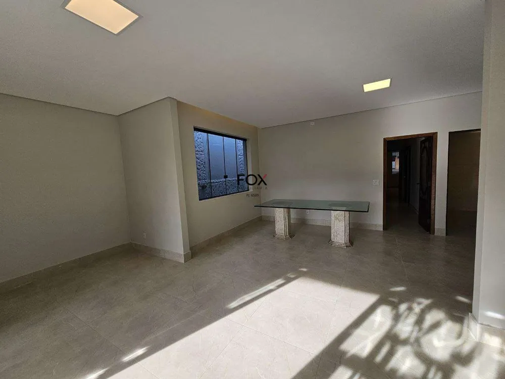 Casa, 3 quartos, 282 m² - Foto 2