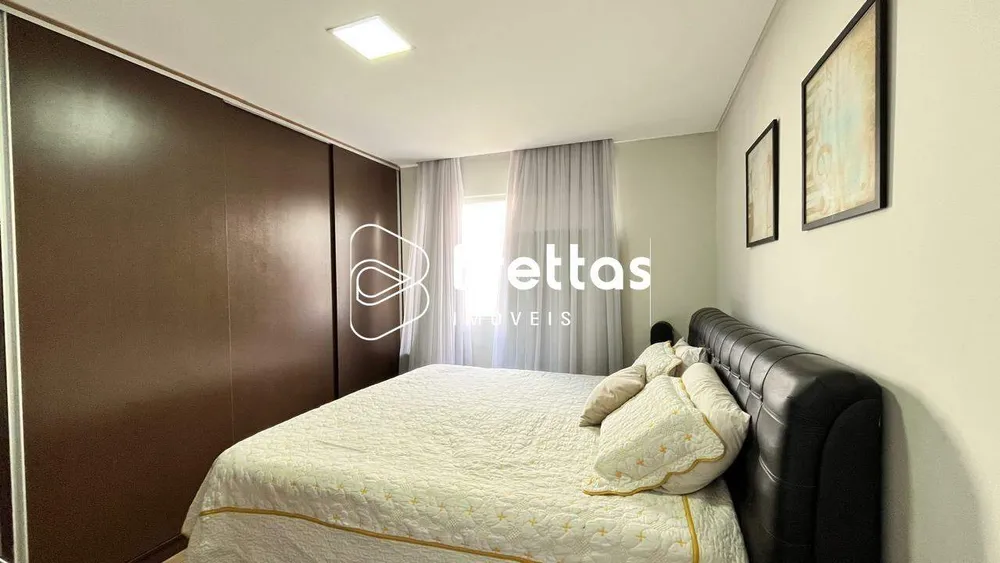 Casa, 3 quartos, 240 m² - Foto 2
