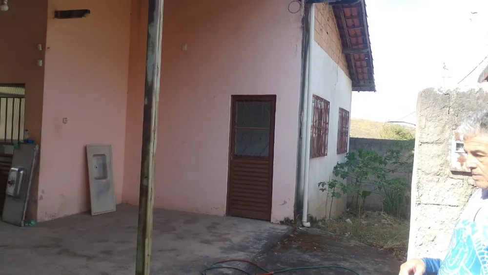 Chácara, 2 quartos, 1234 m² - Foto 2