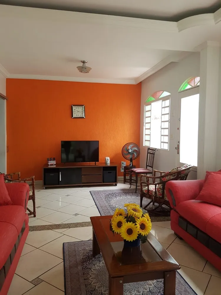Casa, 4 quartos, 191 m² - Foto 2