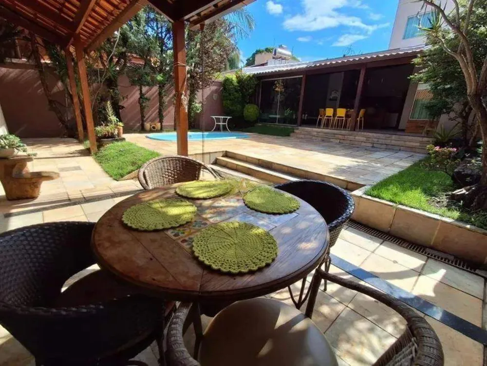 Casa, 5 quartos, 360 m² - Foto 1