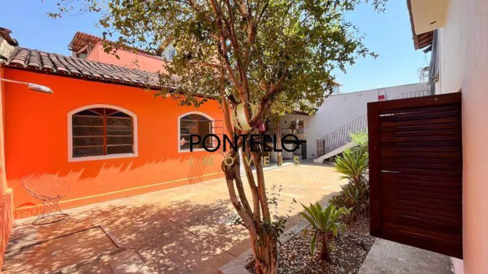 Casa, 4 quartos, 244 m² - Foto 1