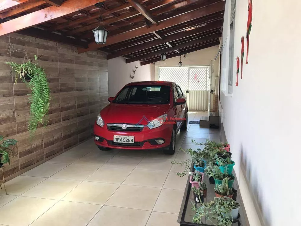 Casa à venda com 3 quartos, 220m² - Foto 4