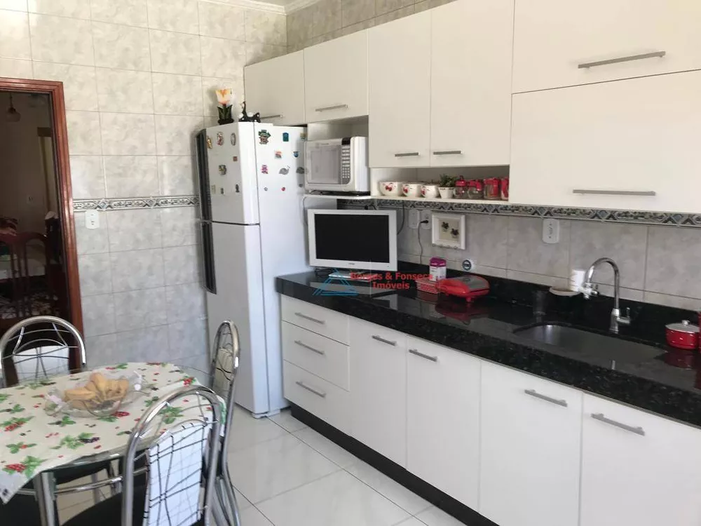 Casa à venda com 3 quartos, 220m² - Foto 20