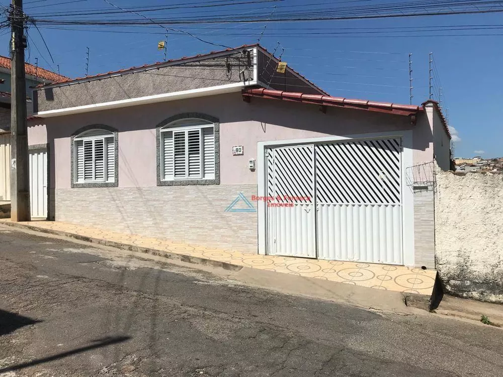 Casa à venda com 3 quartos, 220m² - Foto 1