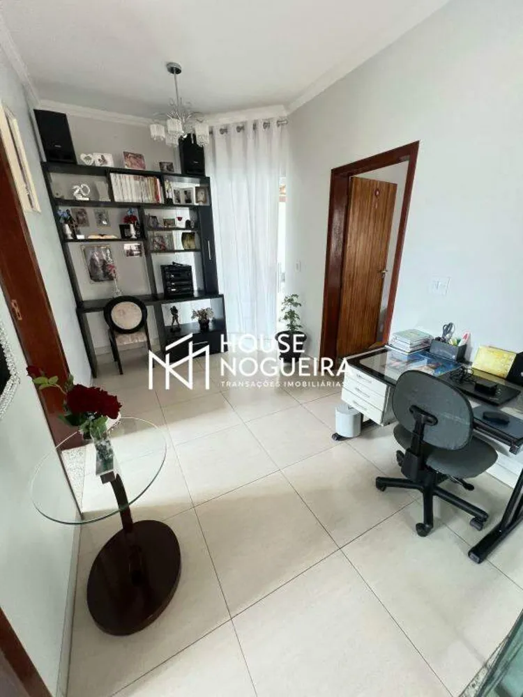 Casa, 4 quartos, 236 m² - Foto 9