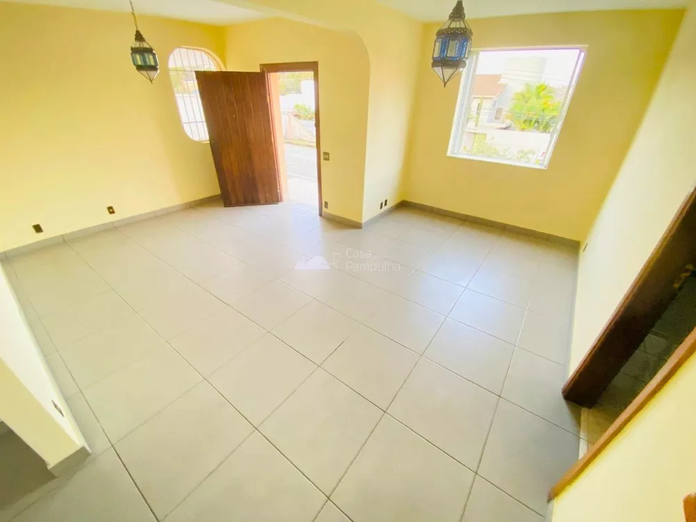 Casa à venda com 4 quartos, 1000m² - Foto 2