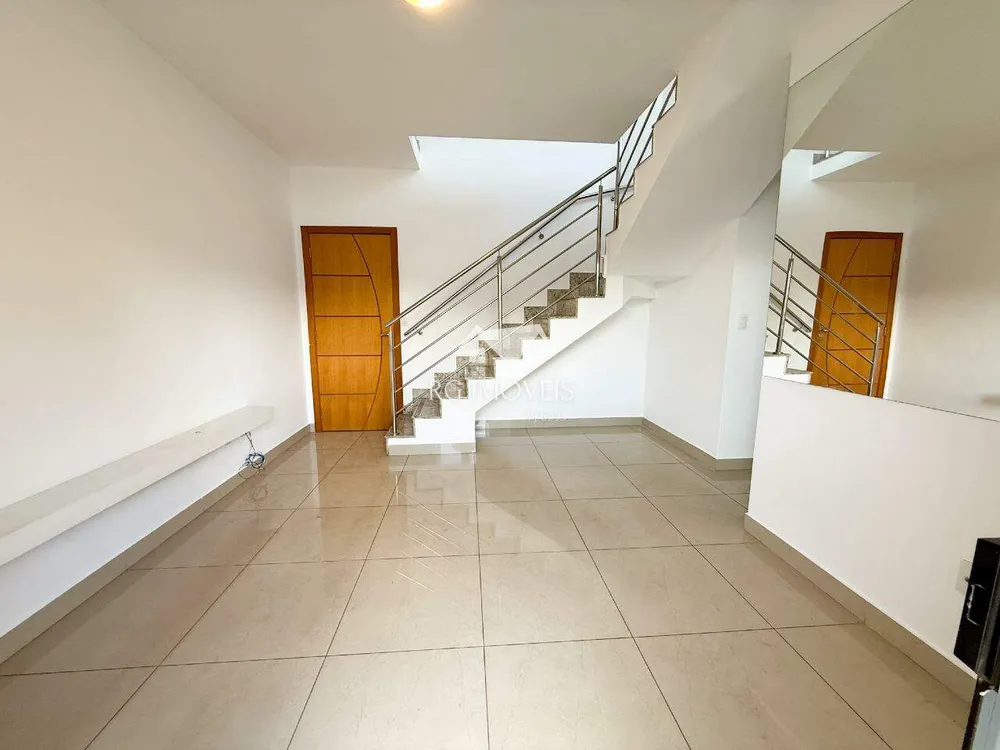 Cobertura, 3 quartos, 180 m² - Foto 2