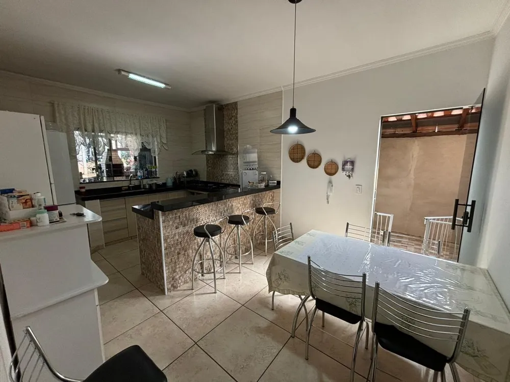 Casa, 3 quartos, 242 m² - Foto 12